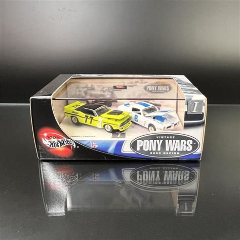 2002 100% Hot Wheels Vintage Pony Wars Road Racing