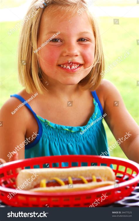 Young Girl Picnic Table Hot Dog Stock Photo 34477525 | Shutterstock