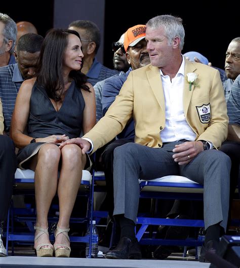 Deanna Favre's Feet - I piedi di Deanna Favre - Celebrities Feet 2023