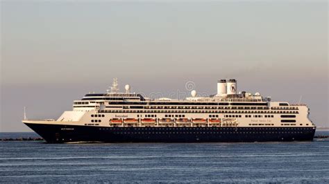 Cruise ship MS Rotterdam editorial image. Image of water - 94392165