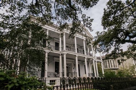 New Orleans Garden District Tour With Mansion Visit & Lafayette Cemetery: Triphobo