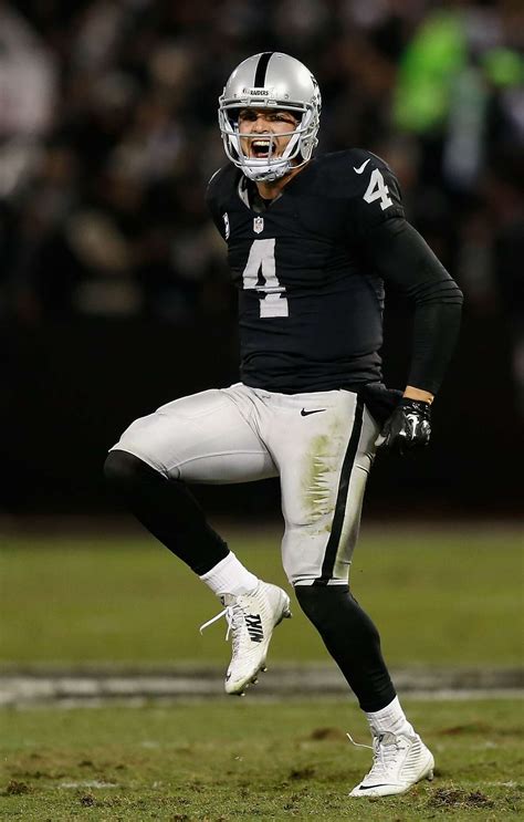 Keep an eye on Raiders’ Carr, he watches it all