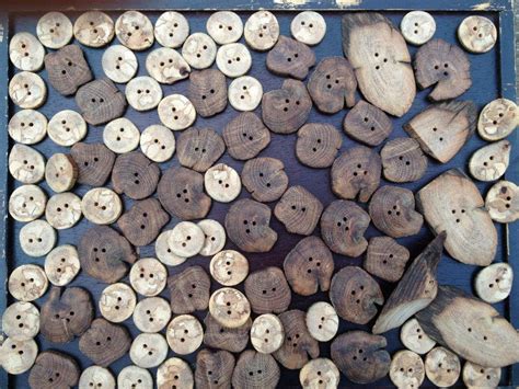 hand made wooden buttons Dremel Polishing, Diy Buttons, Hand Crafts, Natural Beads, Sanding ...