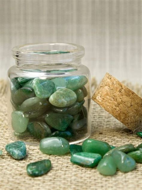 Green Aventurine Crystal Meaning, Chakra, And Healing Properties ...