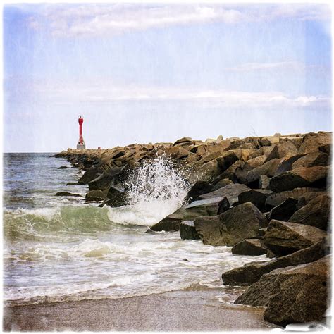 Scusset Beach Splash Photograph by Frank Winters - Pixels