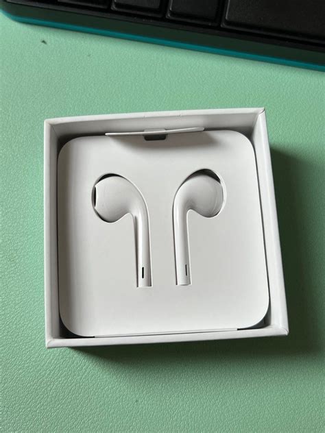 Apple Earpods Lightning - Original, Audio, Earphones on Carousell