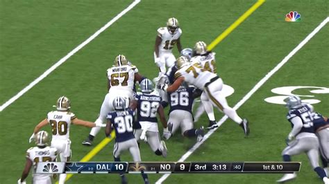 Alvin Kamara bounces off five Dallas defenders for first down