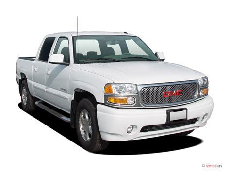 2005 GMC Sierra Denali Pictures/Photos Gallery - The Car Connection