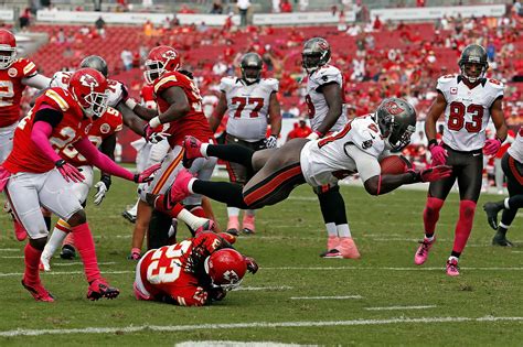 Buccaneers Vs Chief : Photos: Buccaneers vs. Chiefs, Week 11 | Buccaneers, Photo ... / Live ...