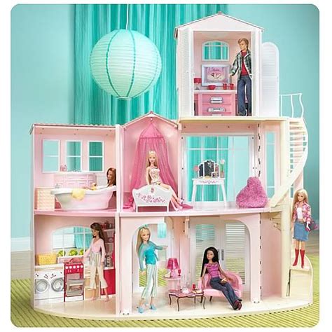 Barbie dolls: barbie doll house