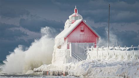 Outer Lighthouse at Grand Haven, Michigan Lac Michigan, Michigan Travel, Pure Michigan, Winter ...