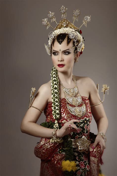 Javanese Wedding "Paes Ageng" in 2020 | Indonesian wedding, Javanese ...