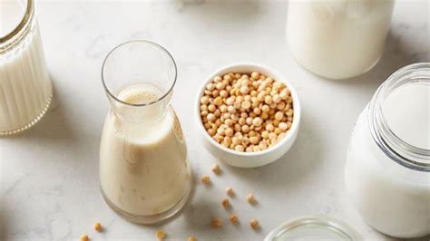 Soy Milk 101: Nutrition, Benefits, Risks, and More | Everyday Health