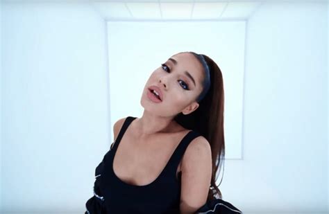 Ariana Grande – “in my head” Video