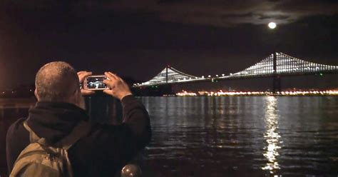 Bay Bridge lights go dark as effort begins to replace project - CBS San ...