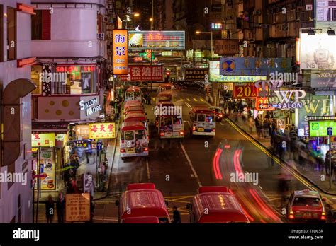 Kowloon night market hi-res stock photography and images - Alamy