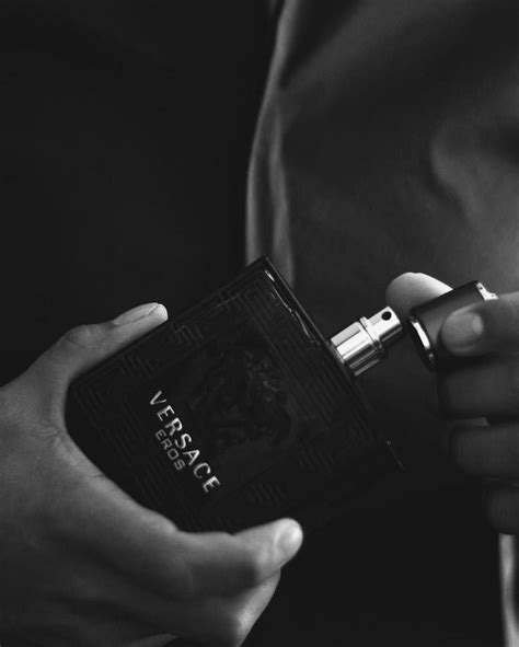 Best Perfume For Men, Black Perfume, Fragrance Photography, Dark Men, Instagram Feed Ideas ...