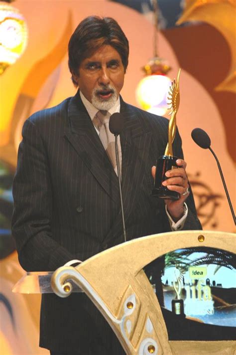 Amitabh Bachchan During Award Show - JattDiSite.com