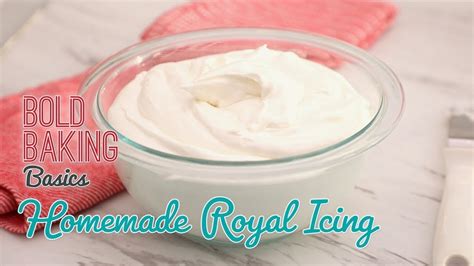 Easy Royal Icing Recipe for Cake Decorating | Bigger Bolder Baking