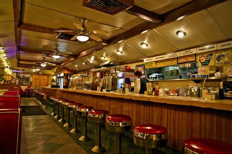 Enter the nostalgia of the 5 best old-school diners in Queens - QNS.com ...