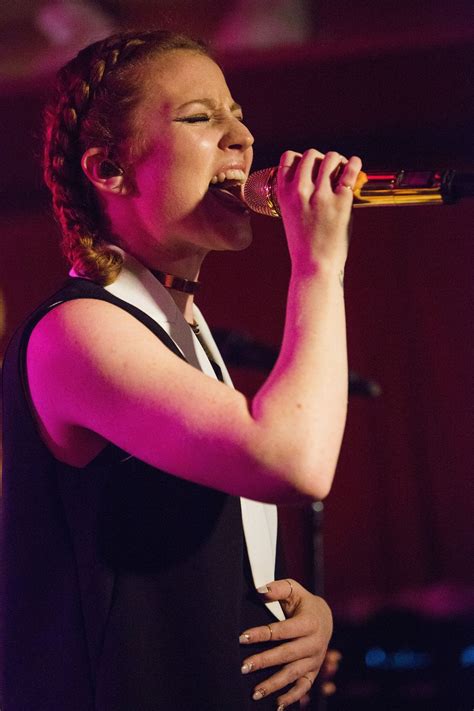 JESS GLYNNE Performs at Barboza in Seattle 09/26/2015 – HawtCelebs