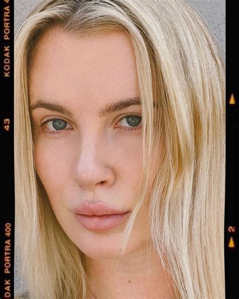 IRELAND BALDWIN – Instagram Photos 10/11/2020 – HawtCelebs