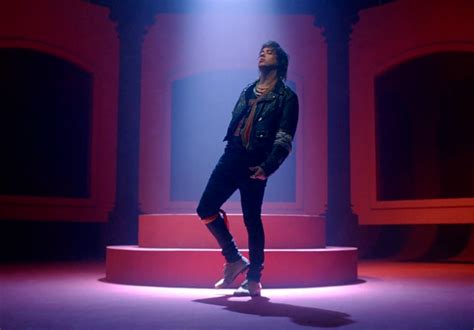 Daft Punk feat. Julian Casablancas - "Instant Crush" (Official Video) | electru.de