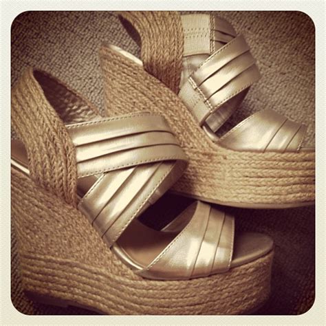 Never Turn Down A Cupcake: Summer Sandals from DSW