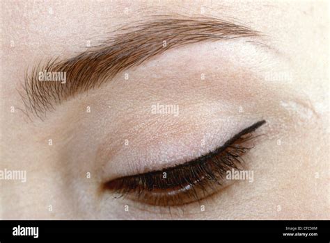 Upper eyelid hi-res stock photography and images - Alamy