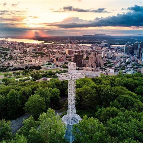 Pin by Kevin Lafontaine-Durand on Croix du Mont-Royal Montréal | City ...