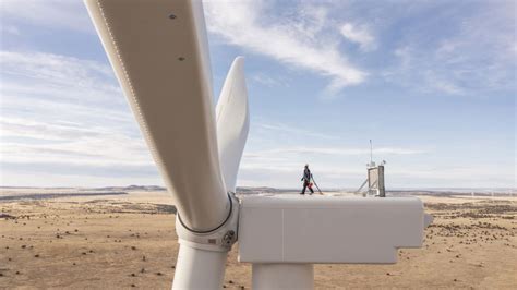 GE is building 674 turbines for the largest wind farm in the U.S.