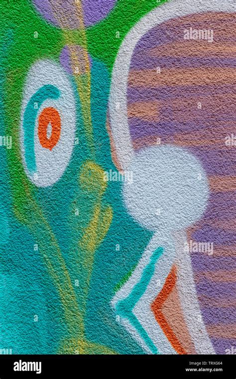 Graffiti spray circle hi-res stock photography and images - Alamy