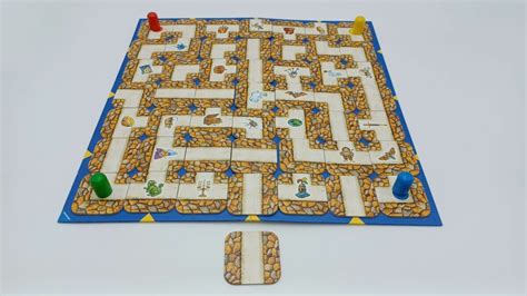 Labyrinth Board Game: Rules and Instructions for How to Play - Geeky ...