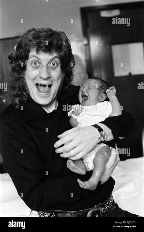 Noddy Holder with his baby daughter Jessica. 8th September 1978 Stock Photo - Alamy