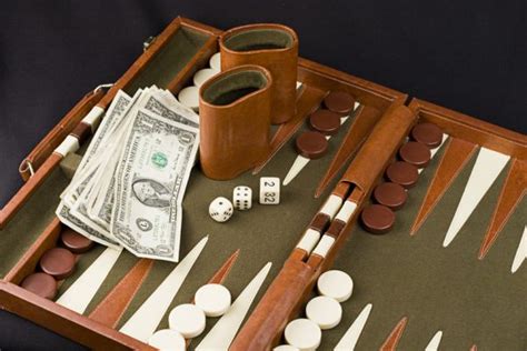 Professional Backgammon Strategy Tips. You Can Play It Online!