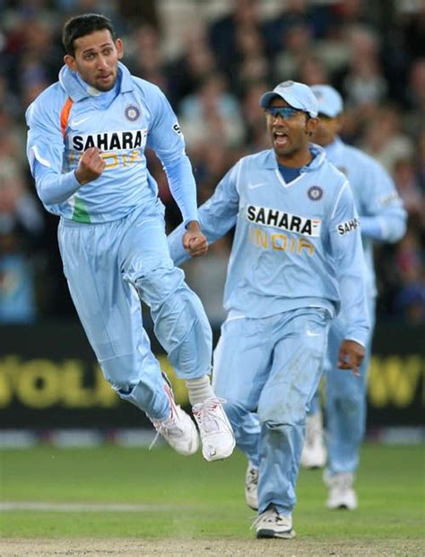 Ajit Agarkar is over the moon after dismissing Ian Bell | ESPNcricinfo.com