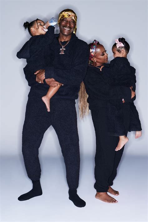 Snoop Dogg stars with his family in Skims holiday campaign - HIGHXTAR.