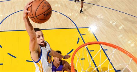 Curry enjoys historic shooting night, but Thursday's win all about that dunk | FOX Sports