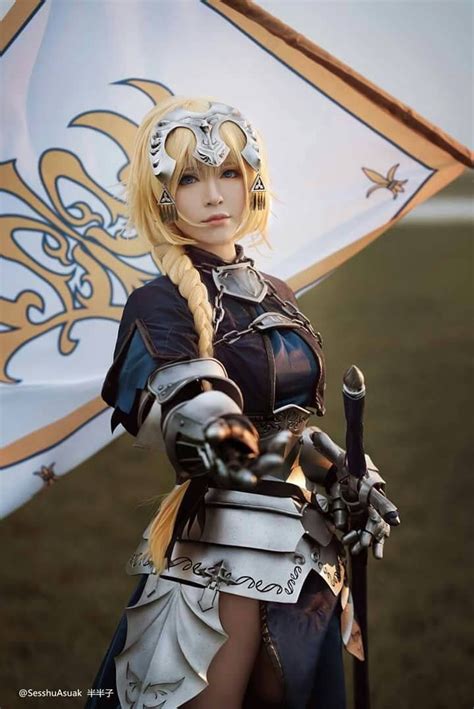 Jeanne d’Arc cosplay | Cosplay anime, Snk cosplay, Cosplay