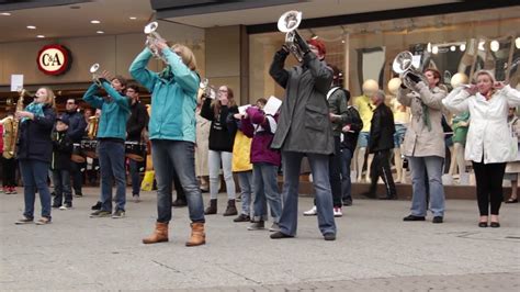 Flash Mob - Performing "Party Rock Anthem" in a plaza (HD) 🎵💃🏽 - YouTube