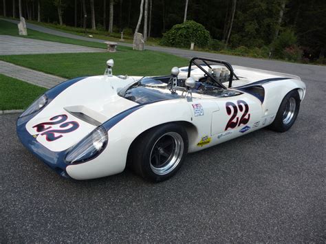 Lola T70 MK2 Spyder | VINTAGE RACE CAR SALES