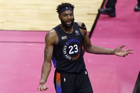 Mitchell Robinson injury update: Here’s what we know about the New York ...