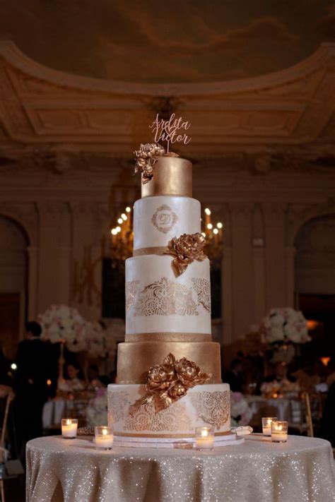 Regal and Romantic Don't Even Begin to Cover This Rosecliff Wedding