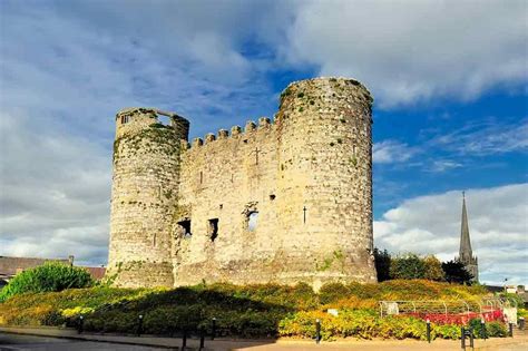 Best Castles in Carlow - Historic European Castles