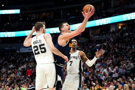 Nuggets fall to Spurs despite a big performance from Nikola Jokic