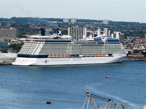 Fichier:Cruise ship Celebrity Equinox 2009.JPG — Wikipédia