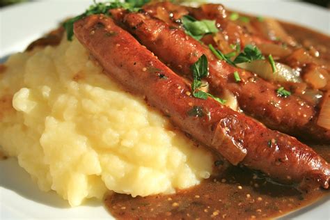 Johnny's Kitchen: Bangers & Mash