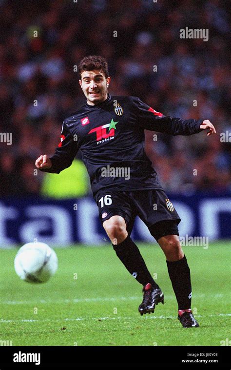 ENZO MARESCA JUVENTUS CELTIC PARK GLASGOW 31 October 2001 Stock Photo - Alamy