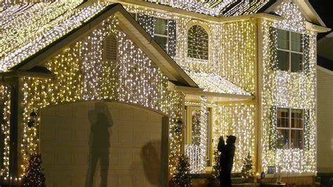 Griswold House from 'Christmas Vacation' movie now aglow in Wadsworth