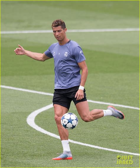 Cristiano Ronaldo Flashes His Abs During Soccer Practice!: Photo ...